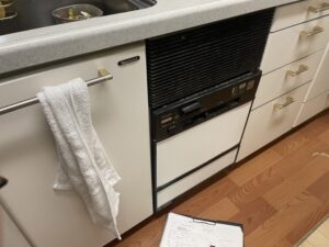 宮城キッチン取付け隊　シンク下食洗機リフォーム　施工前